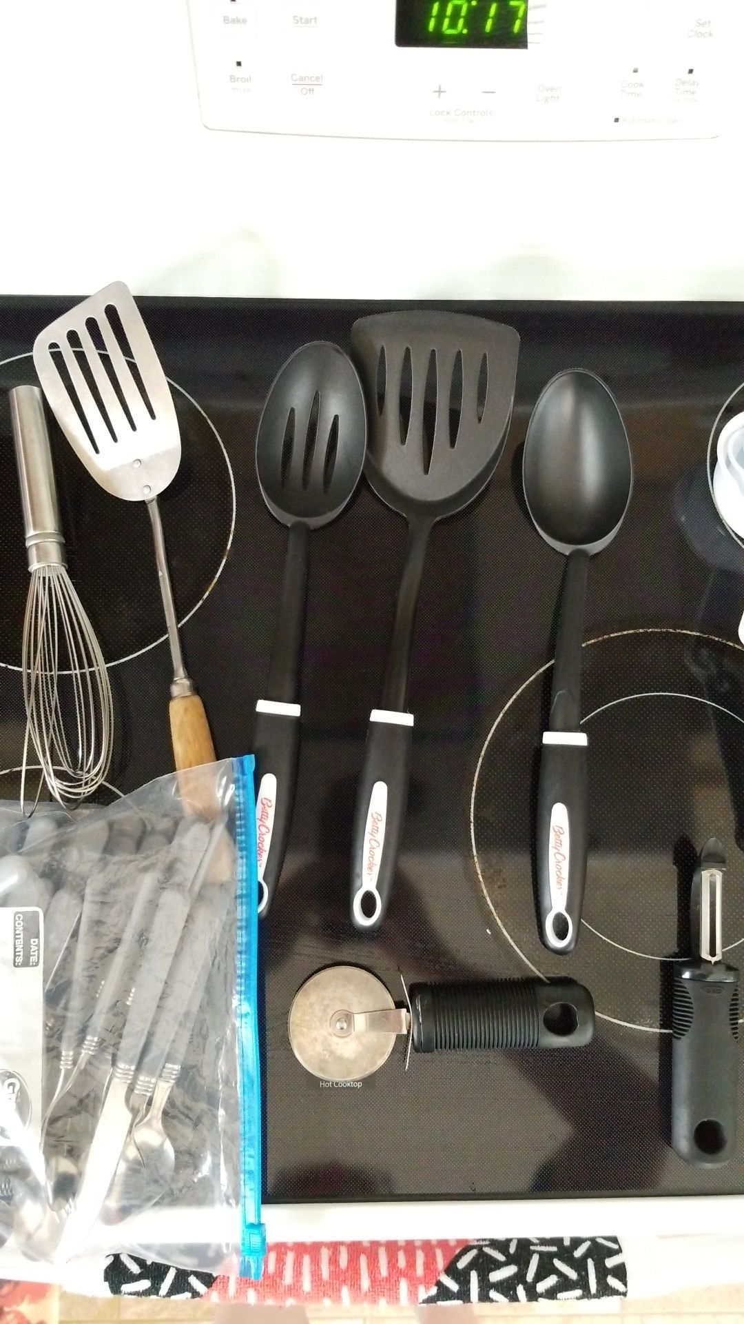 Miscellaneous kitchen utensils