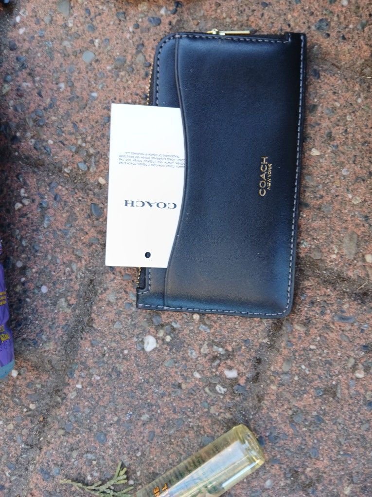 Coach Small Card Holder With Change Zipper