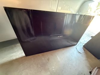 60” Vizio tv OBO NEEDS a stand was mounted