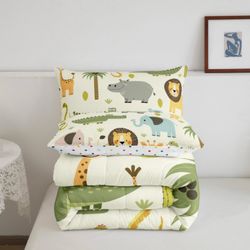 Nursery Cute Wild Animals Bedding Set (king size)