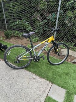 STOLEN Trek 3700 mountain bike
