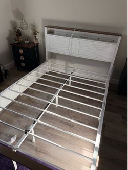 Full size bed and two end tables