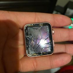 Broken Apple Watch 42 Mm