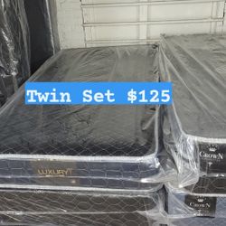 Twin Set 