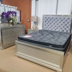 4pc Queen Bedroom Set With Hollywood Mirror 