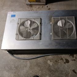Heatcraft - Bohn - SM090AE - Center Mount Unit Cooler: Air Defrost