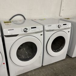 Samsung White Front Load Washer Dryer Set (scratch/dent)