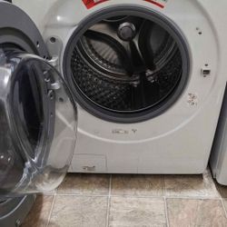 Samsung 4.5 cu.ft High Efficiency Stackable Washer Front Loader