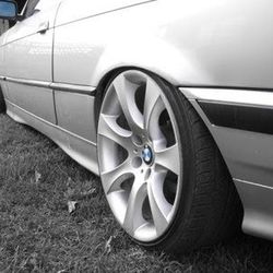 18in 5x120 BMW Staggered Bbs 