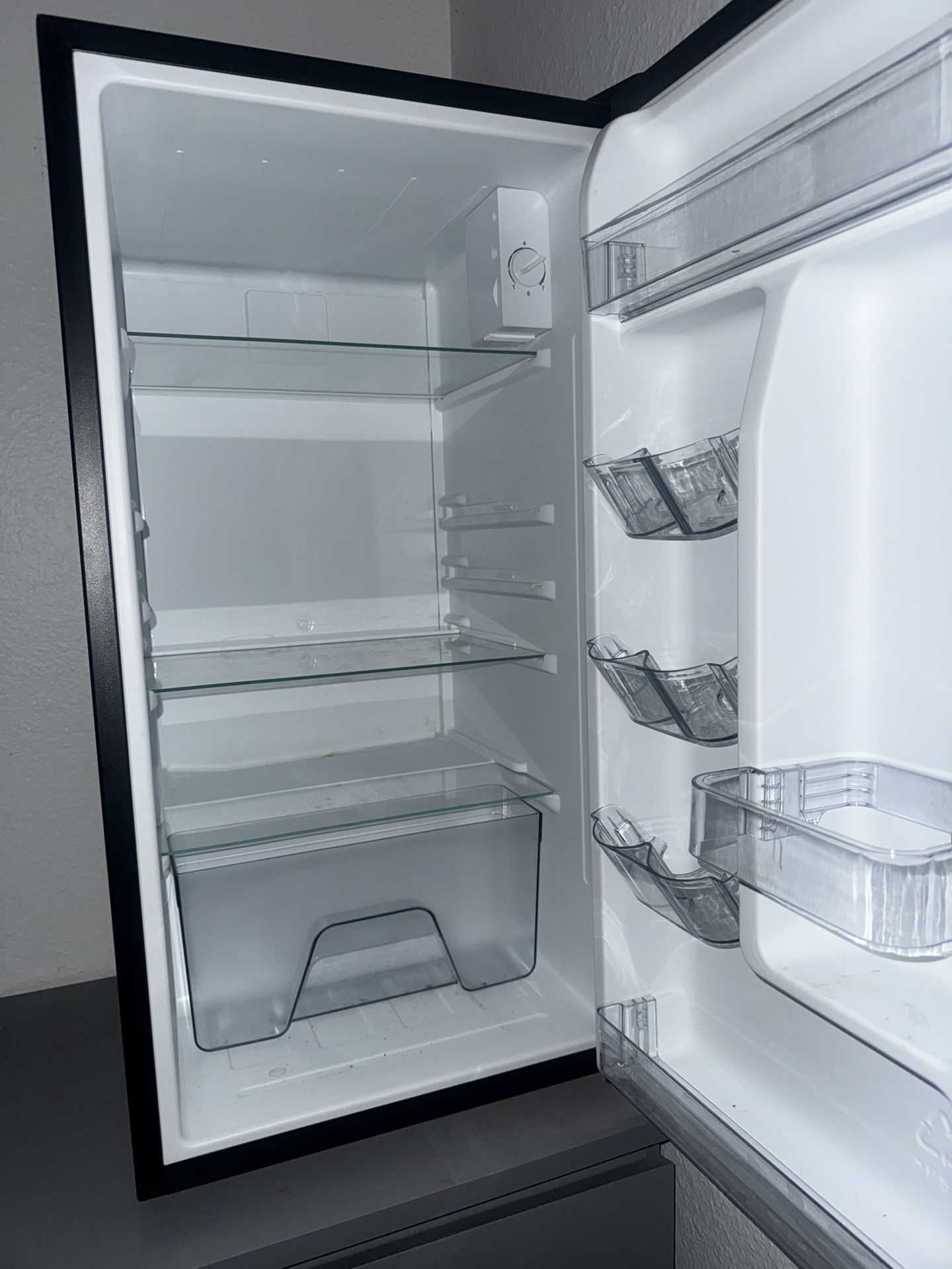 Magic Chef Mini Fridge