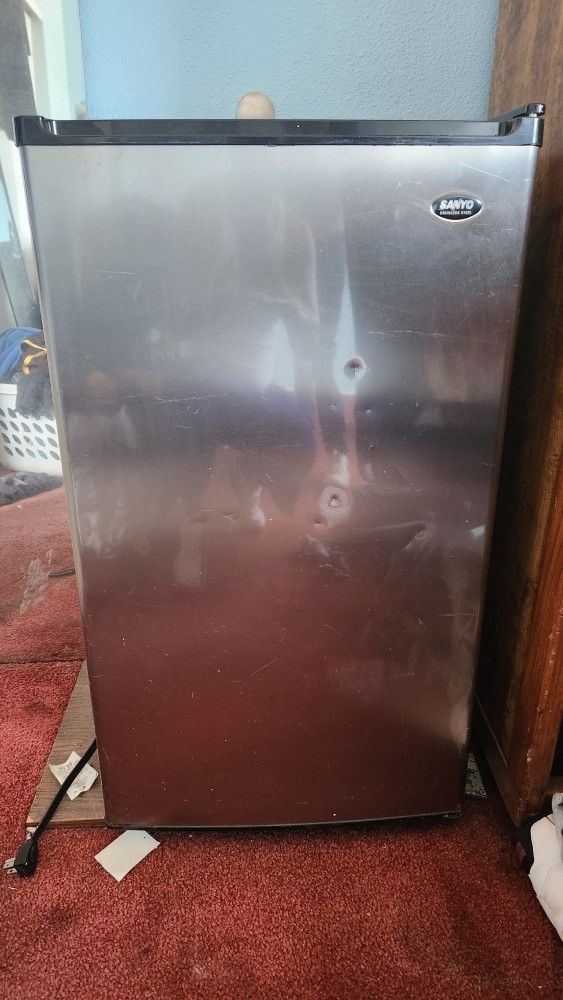 Mini Fridge