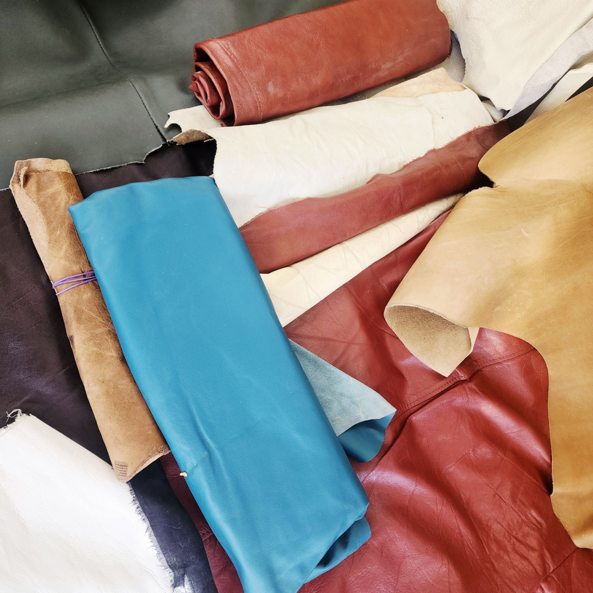 Leather Piel de Cuero