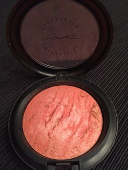 MAC stereo rose