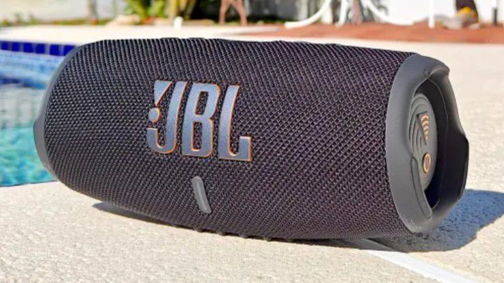 JBL charge 5 Bluetooth Speaker 