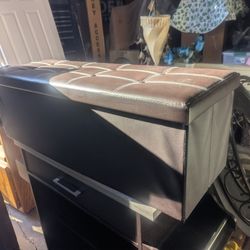 LEATHER STORAGE OTTOMAN 