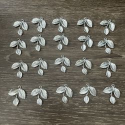 20 Pieces Silver Colored Pendant/Jewelry Making Pieces