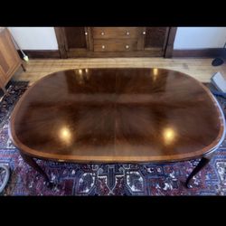 Beautiful Antique Dinnette Set 