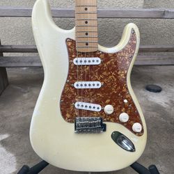 Beautiful Fender Stratocaster For Sale