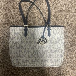Michael Kors Jet Set Snap Pocket Tote (Mint Condition)