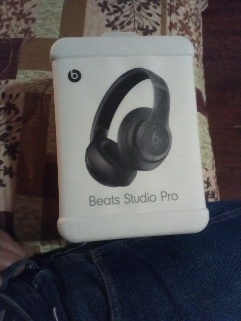 Beats Studio Pro