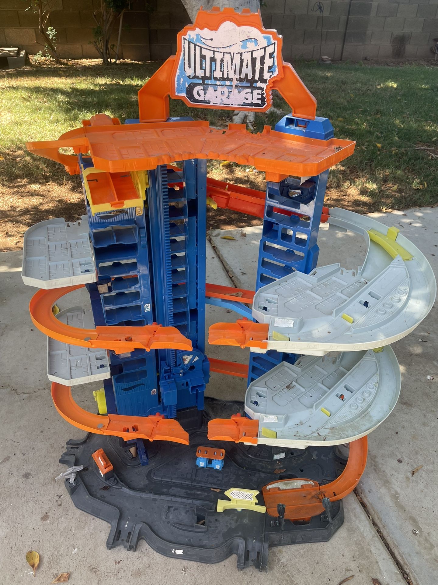 Hot Wheels Ultimate Garage