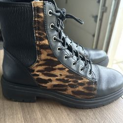 Vince Camuto Fair Fur Calf Cheetah Leopard Combat Boots Size 10