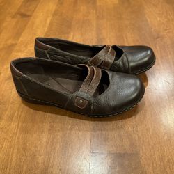 Woman’s Clark’s Leather Shoes Shipping Available 
