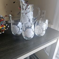 Pitcher With 4 Water/Wine Glasses