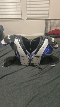 Riddell Pursuit Football Shoulder Pads