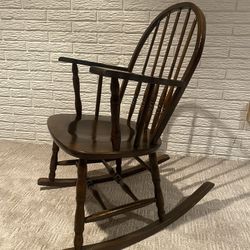 Wood Rocking Chair 