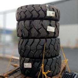 Skid Steer Tires Forklift Tires Mobile Excavator Tires Industrial Tractor Tires