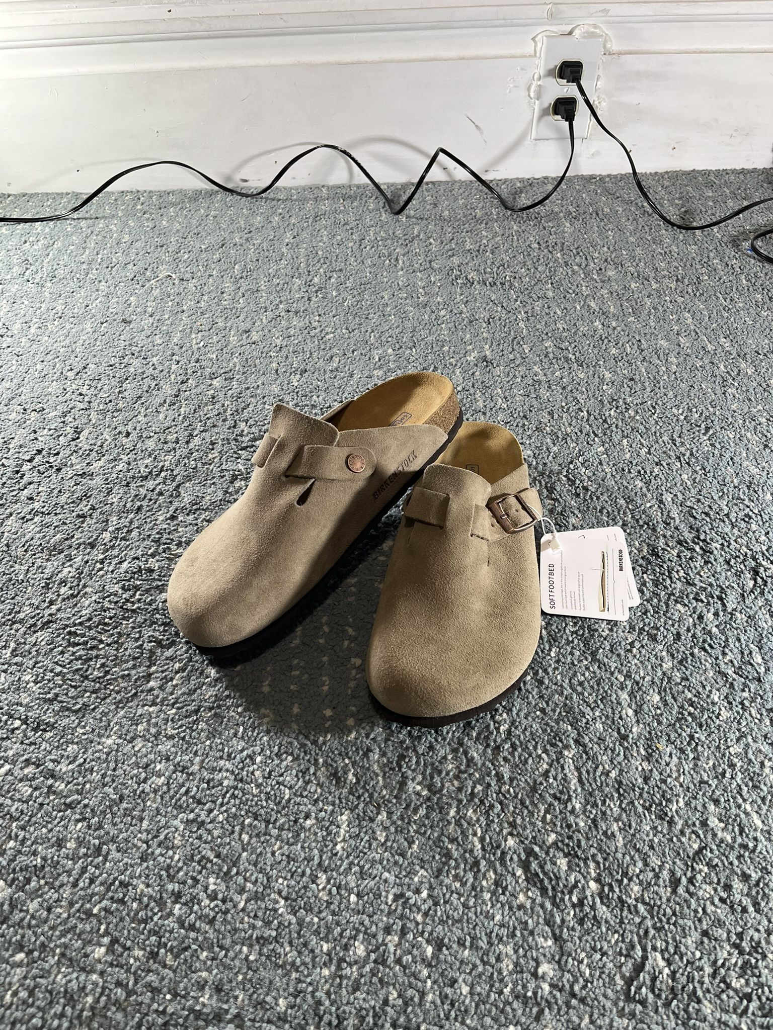 House Clogs Beige Women’s Size 9