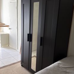 Wardrobe Closet like new