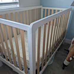 Baby Crib With Mattress And Changing Pad