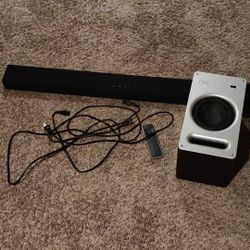 Vizio Sound Bar With Chords And Remote 