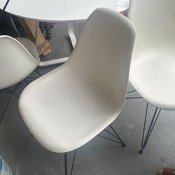 Table With Chairs 