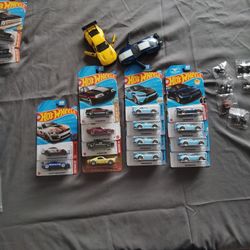 HOT WHEELS MUSTANG GROUP 
