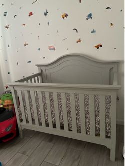 BABY CRIB