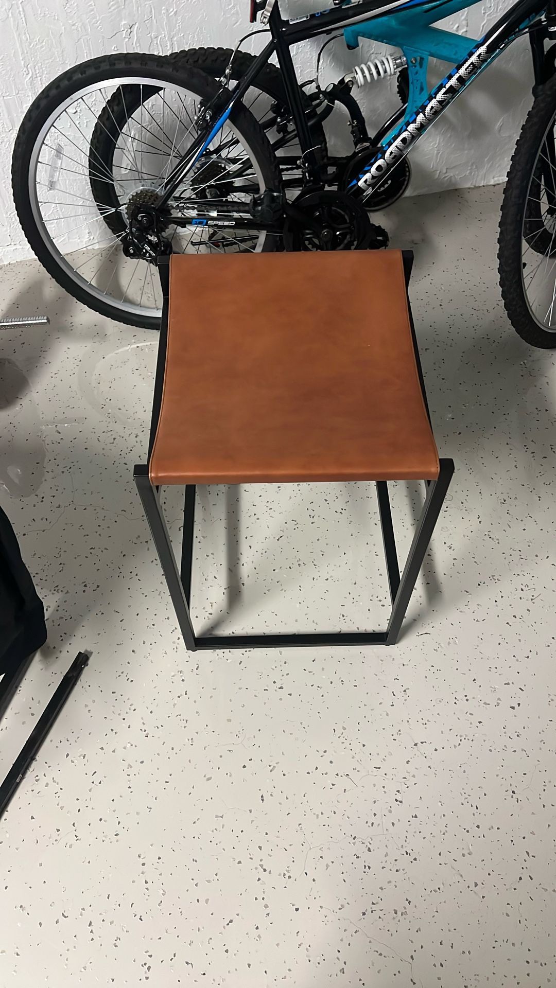 Hardy Backless Leather Stools (2)