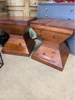 Pair of Vanguard Furniture Accent Tables - 18” x 18” x 20” - Retail: $2200
