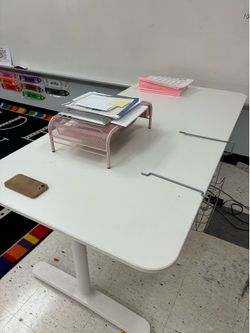 Ikea white rectangular table/desk