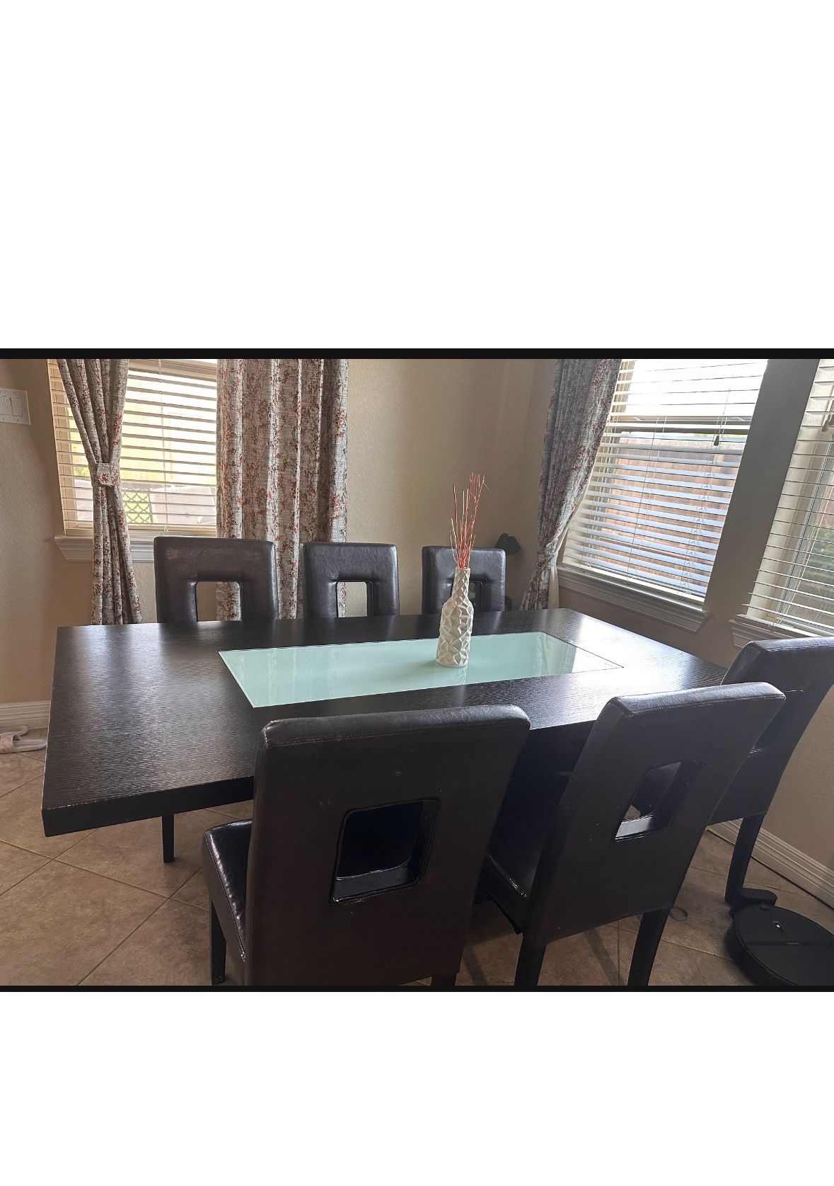 Dining table With 6 Chairs 