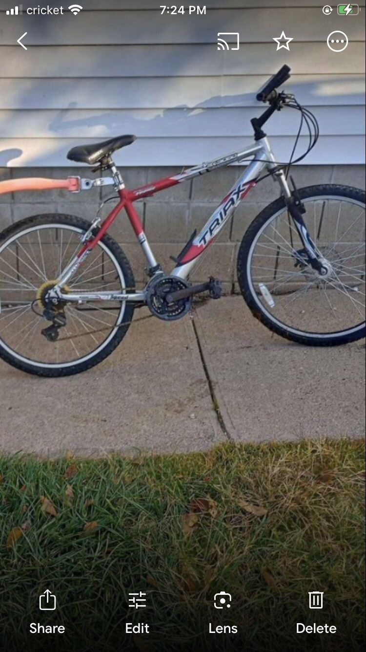 26in Triax Bike With TagALong