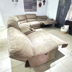 Sectional Sofa With Recliner In Both’s Side 