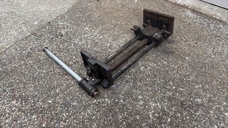 Rapid action 11” bench vise