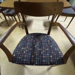 Mid Century Drexel Table And Chairs 