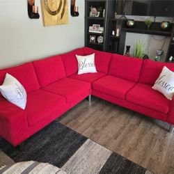 GORGEOUS SECTIONAL SOFA PERFECT CONDITION SUPER CLEAN AND COMFY 