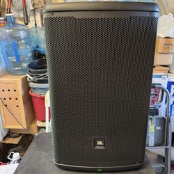 JBL Speakers 715 EON