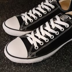 Converse mens 9 Like new 