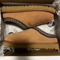UGG Tasman